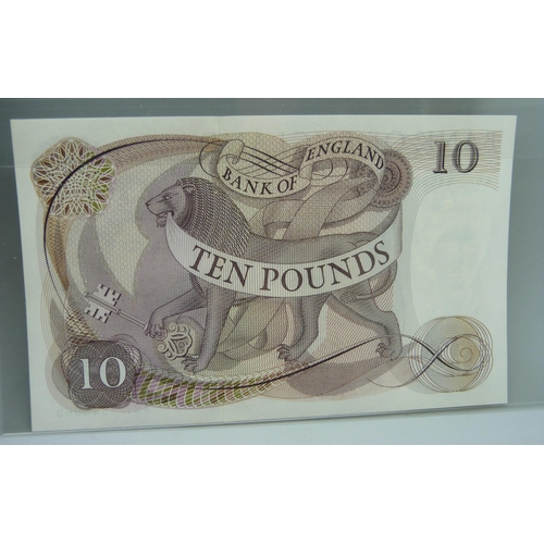 7242 - The Fforde Portrait £10 note, issued when J.S. Fforde was chief cashier between 1966 and 1970, uncir... 