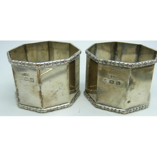 7252 - A pair of silver napkin rings and a set of six silver teaspoons, Edinburgh 1811, 131g