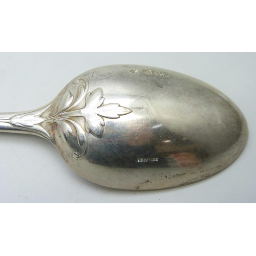 7281 - A large silver serving spoon, London 1898, 188g