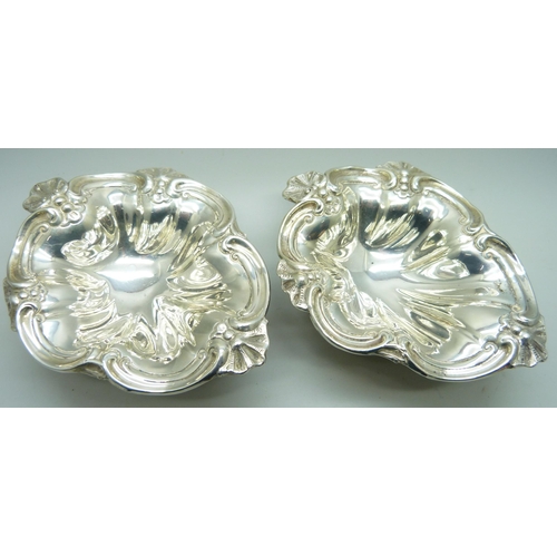 7289 - A pair of Victorian silver bon-bon dishes, Birmingham 1891, Nathan & Hayes, 152g