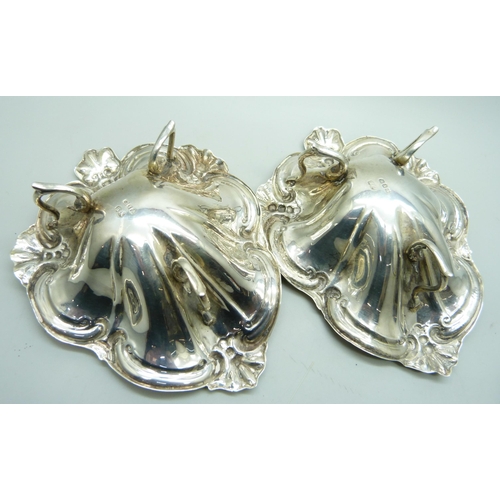 7289 - A pair of Victorian silver bon-bon dishes, Birmingham 1891, Nathan & Hayes, 152g