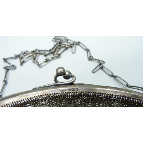 7292 - A silver purse, with London import mark dated 1916, 212g, 17.5cm wide