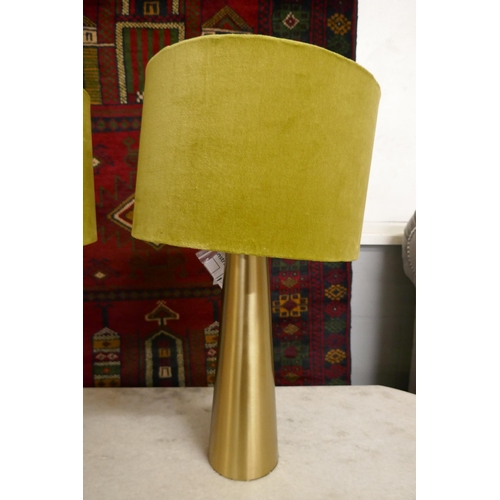 3035 - A pair of brass table lamps with olive flocked shades