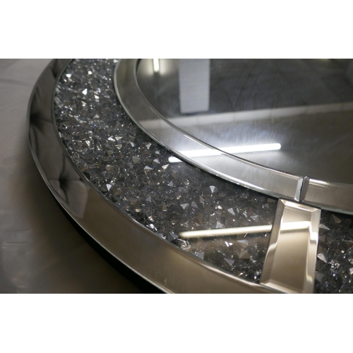 3058 - A crushed diamond effect circular mirror