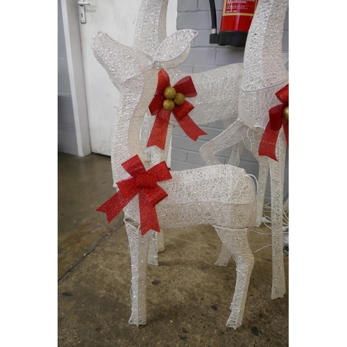 3087 - A Set of 3 Reindeer Pre-lit outdoor Christmas decorations