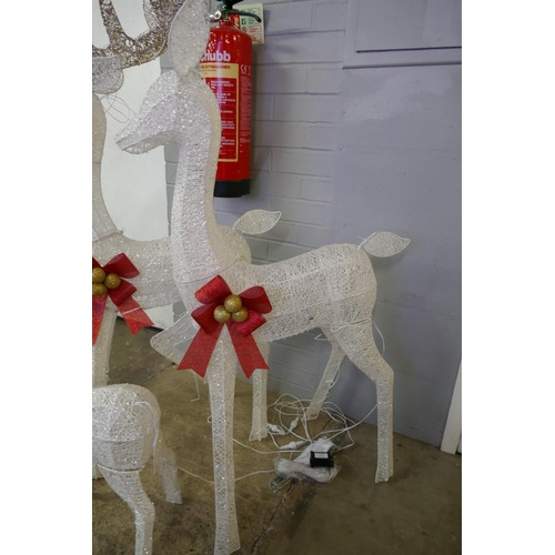 3087 - A Set of 3 Reindeer Pre-lit outdoor Christmas decorations