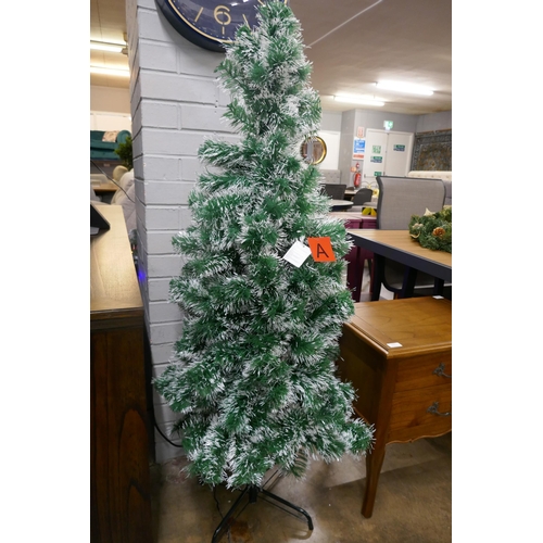 3089 - A 4ft 6 Christmas tree