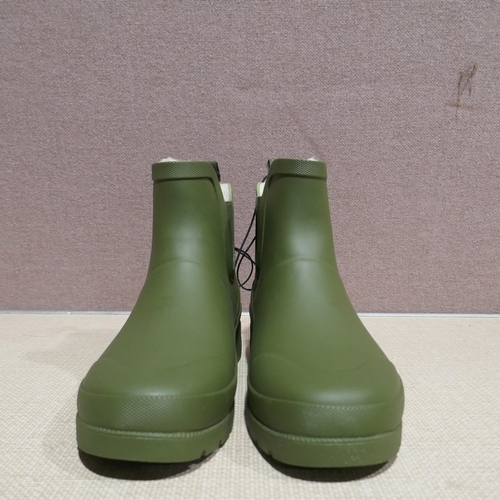 6154 - A pair of Ladies Weatherproof Ava Olive Green boots with box, Size UK6 (345-756) *This lot is subjec... 