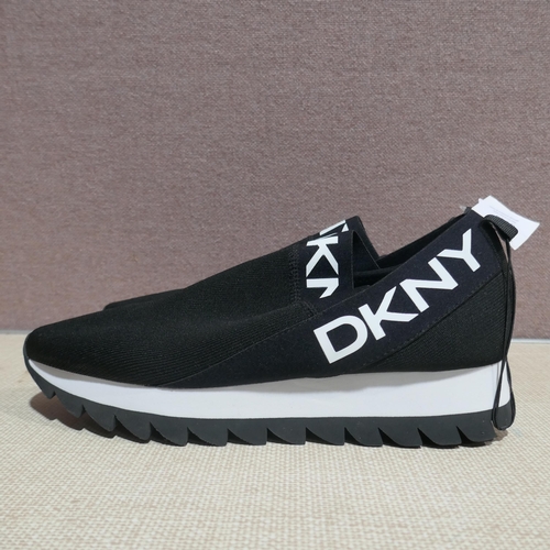 6165 - A pair of Ladies DKNY Ashton slip-on Black trainers, Size UK8 (345-760) *This lot is subject to Vat