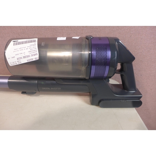 6100 - Samsung Cordless Vacuum Cleaner with battery and charger - This lot requires a UK adapter (342-233) ... 