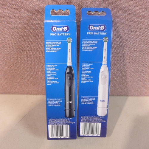 6112 - Oral-B Db5 Toothbrushes  (345-557) *This lot is subject to Vat