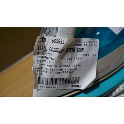 6038 - Tefal Cordless Steam Iron - This lot requires a UK adapter (342-218) *This lot is subject to Vat