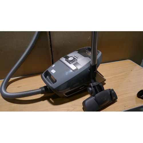 6014 - Miele Blizzard Cx1 Power Vacuum Cleaner  - This lot requires a UK adapter (342-198) *This lot is sub... 