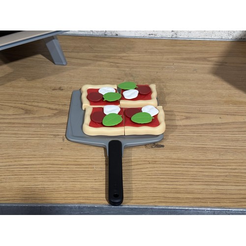 6214 - Ooni Deluxe  Toy Pizza Oven And Topping Station (345-446) *This lot is subject to Vat