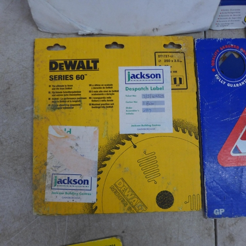 5005A - A quantity of saw blades and cutting discs including DeWalt, Technidiamant and Turbolite