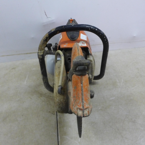 5010 - A Stihl TS410 petrol driven stone cut off saw with cutting disc