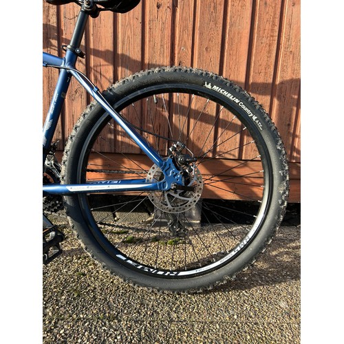 8154 - A Romet R 6.2 Rambler aluminium framed front suspension hardtail mountain bike with twin disc brakes... 