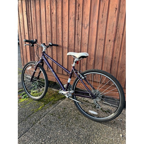 8156 - A Pendleton Collection Brooke 24 speed lady's bike  * Police repossession