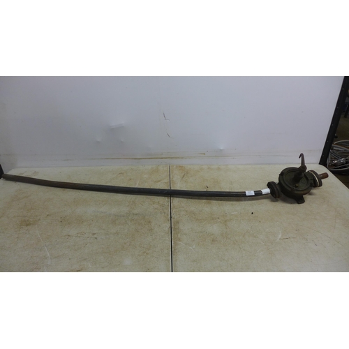 5029 - A vintage cast iron Runwell No.1 hand pump