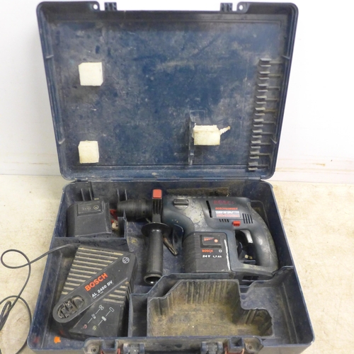 5040 - 3 power tools including a Makita 9005B, 110V angle grinder, a Bosch PSB 24 VE-2 cordless drill with ... 