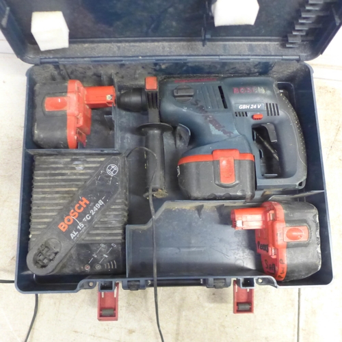 5041 - 3 power tools including a Makita 9015B, 110V angle grinder, a Bosch GSB 14.4 VE-2, 14.4V cordless dr... 