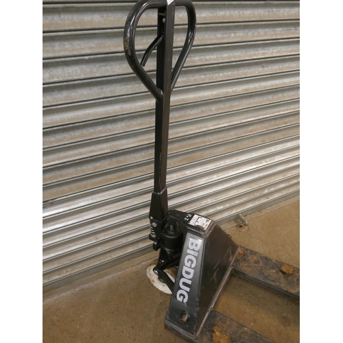 5160 - A Big Dug 2000kg pallet truck