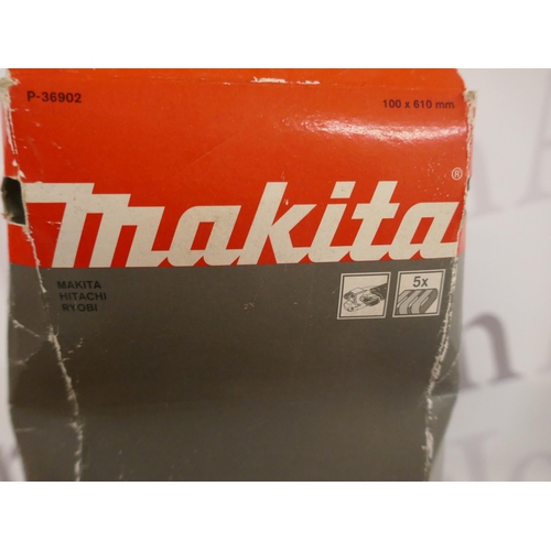 5186 - A quantity of Makita sanding belts