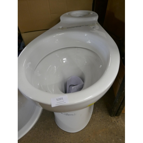 5201 - A Wickes close coupled toilet pan and a white Monobloc basin and waste