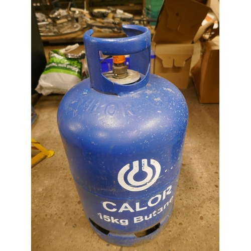 5206 - A Calor gas fire with gas bottle