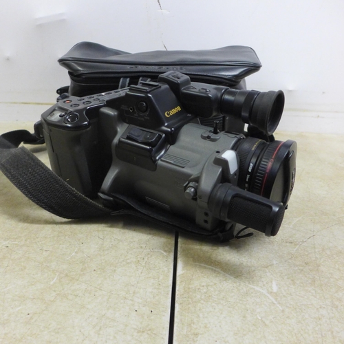 5049 - A Chinon 6000 Electro slide projector (used), a Sony Digital 8 Handycam DCR-TRV330E (used), plus car... 