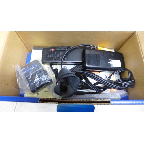 5049 - A Chinon 6000 Electro slide projector (used), a Sony Digital 8 Handycam DCR-TRV330E (used), plus car... 