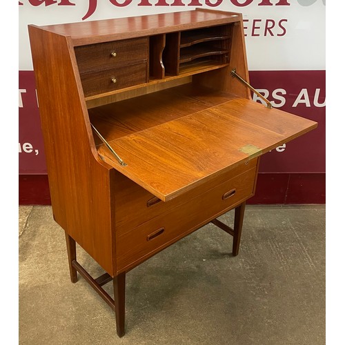 39 - A Danish teak bureau