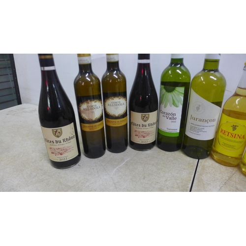 5054 - 12 assorted bottles of assorted wine including Corazon del Valle, Retsina, Jurancon, Pinta Negra, et... 