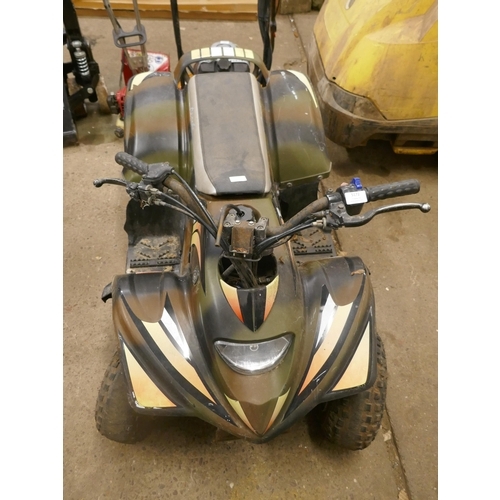 5172 - An Apache petrol driven mini quad bike with key