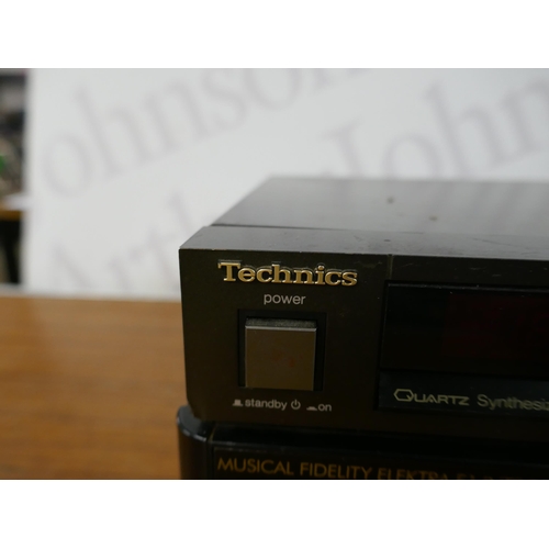 5087 - A quantity of hi-fi equipment including Technics ST-600L, a Music Fidelity Elektra E1 integrated amp... 