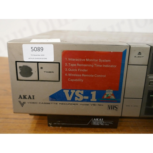 5089 - An Akai RC-R4 front loading VHS player