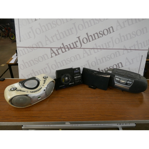 5090 - Miscellaneous electrical DVD amps, sound bar, speakers, CD players, satellite dishes (Sony brands ha... 