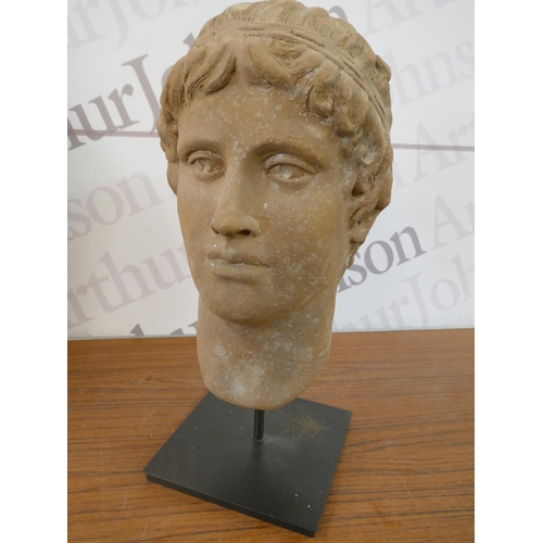 5235 - A RVA Roman head on stand