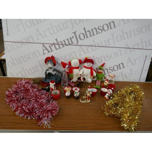 5238 - A quantity of Christmas decorations including tinsel, festive cups, etc