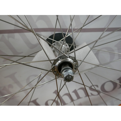 5266 - A pair of Quellla alloy cycle track rims and tyres size 700x25c (front and rear) - unused