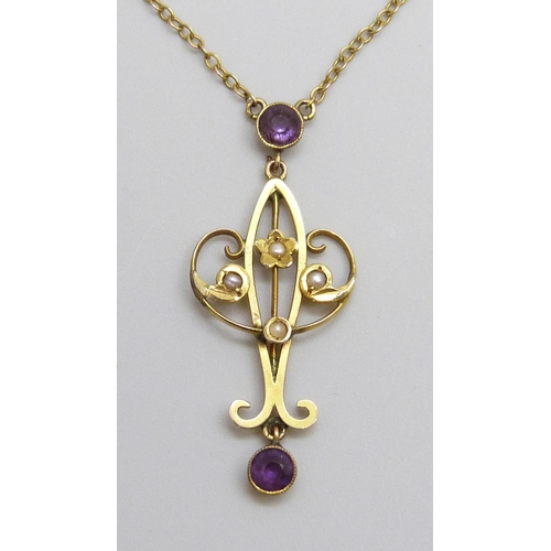 7010 - An Art Nouveau 9ct gold necklet, 2.2g