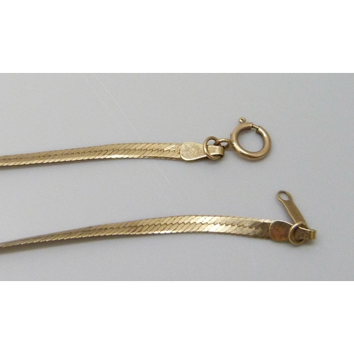 7016 - A 9ct gold necklace, 2.6g, a/f