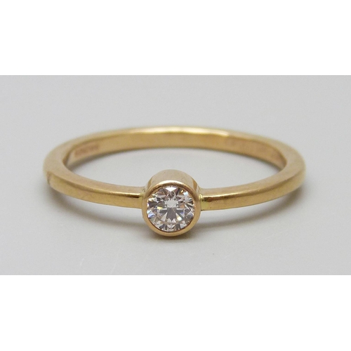 7020 - An 18ct gold and diamond ring, 2.7g, R