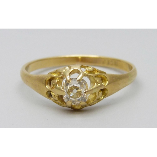 7053 - An 18ct gold and diamond ring, 2.5g, Q