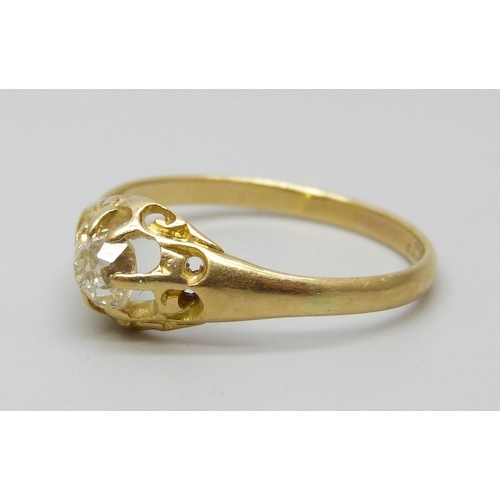 7053 - An 18ct gold and diamond ring, 2.5g, Q