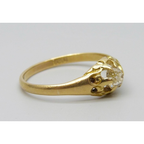 7053 - An 18ct gold and diamond ring, 2.5g, Q