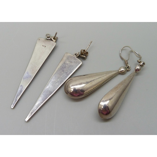 7085 - Two pairs of silver designer earrings