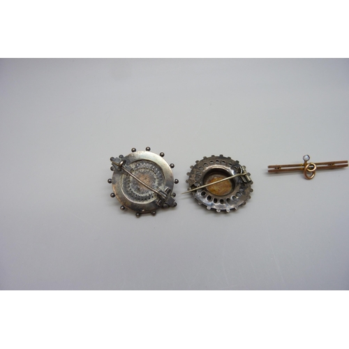 7094 - Two 9ct gold brooches, one lacking pin, 2.3g, and two Victorian brooches, one lacking hook