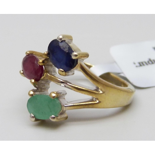 7106 - A silver gilt ruby, sapphire and emerald ring, J/K