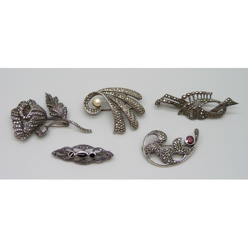 7107 - Five silver and marcasite brooches